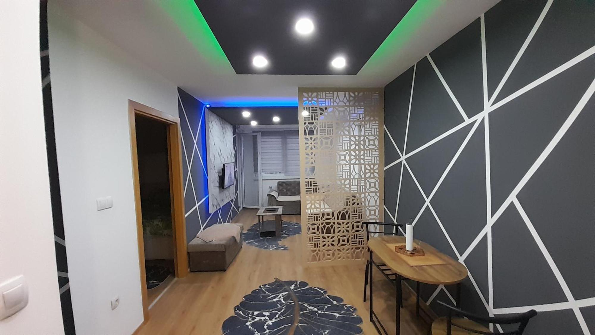 Golden Neom Apartman, Stup,