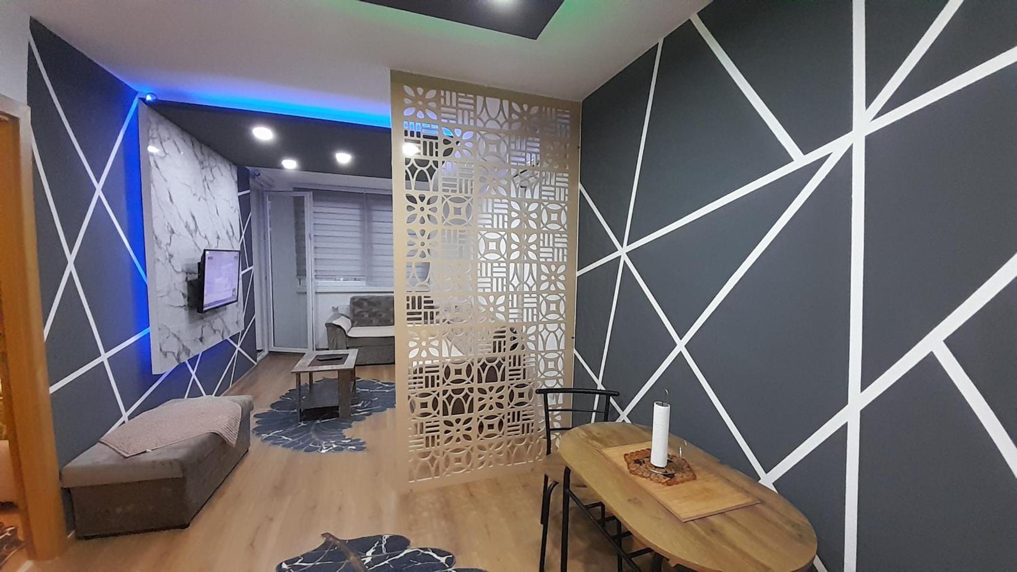 Golden Neom Apartman, Stup, *