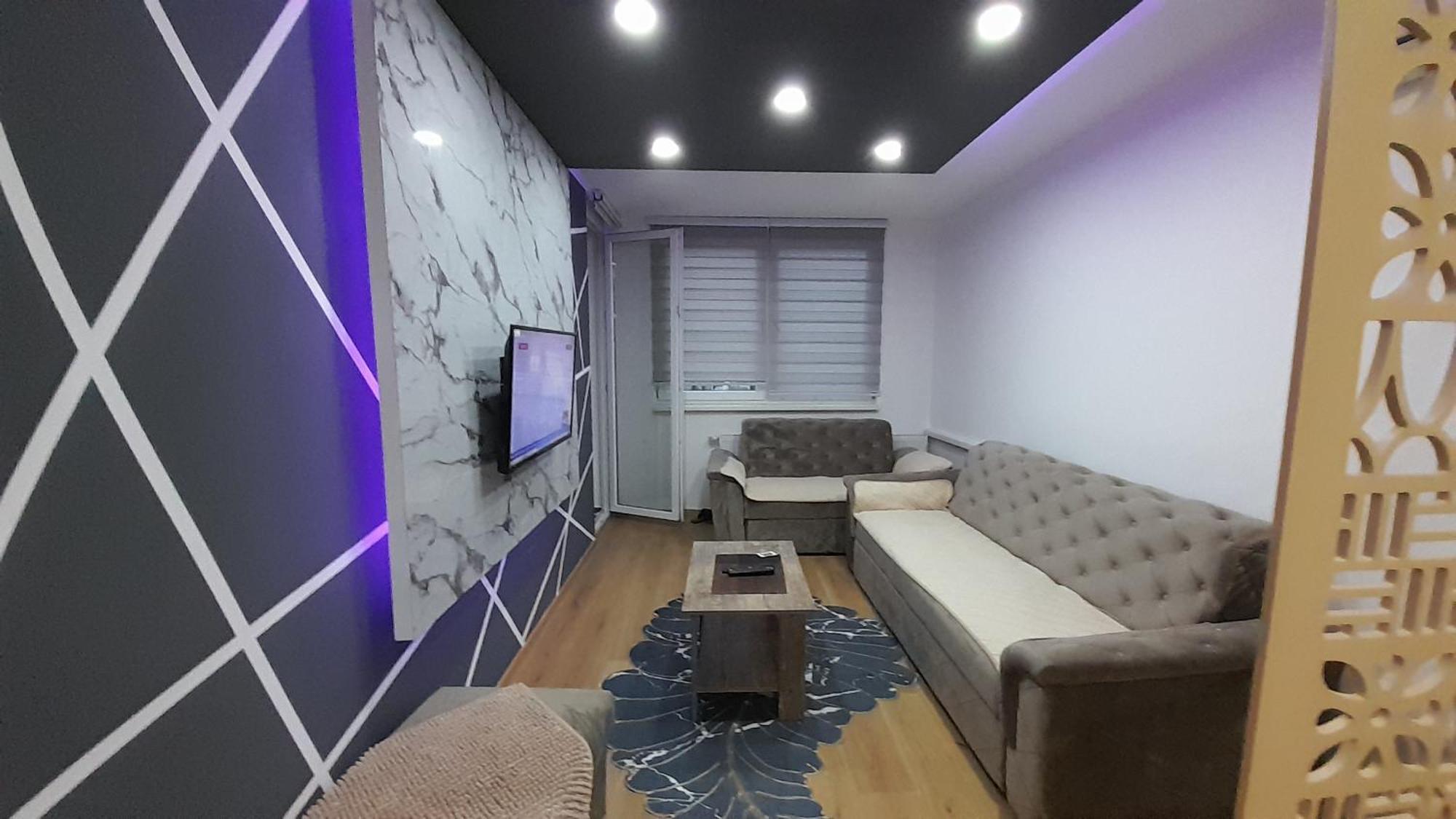 Apartment Golden Neom Apartman, Stup,