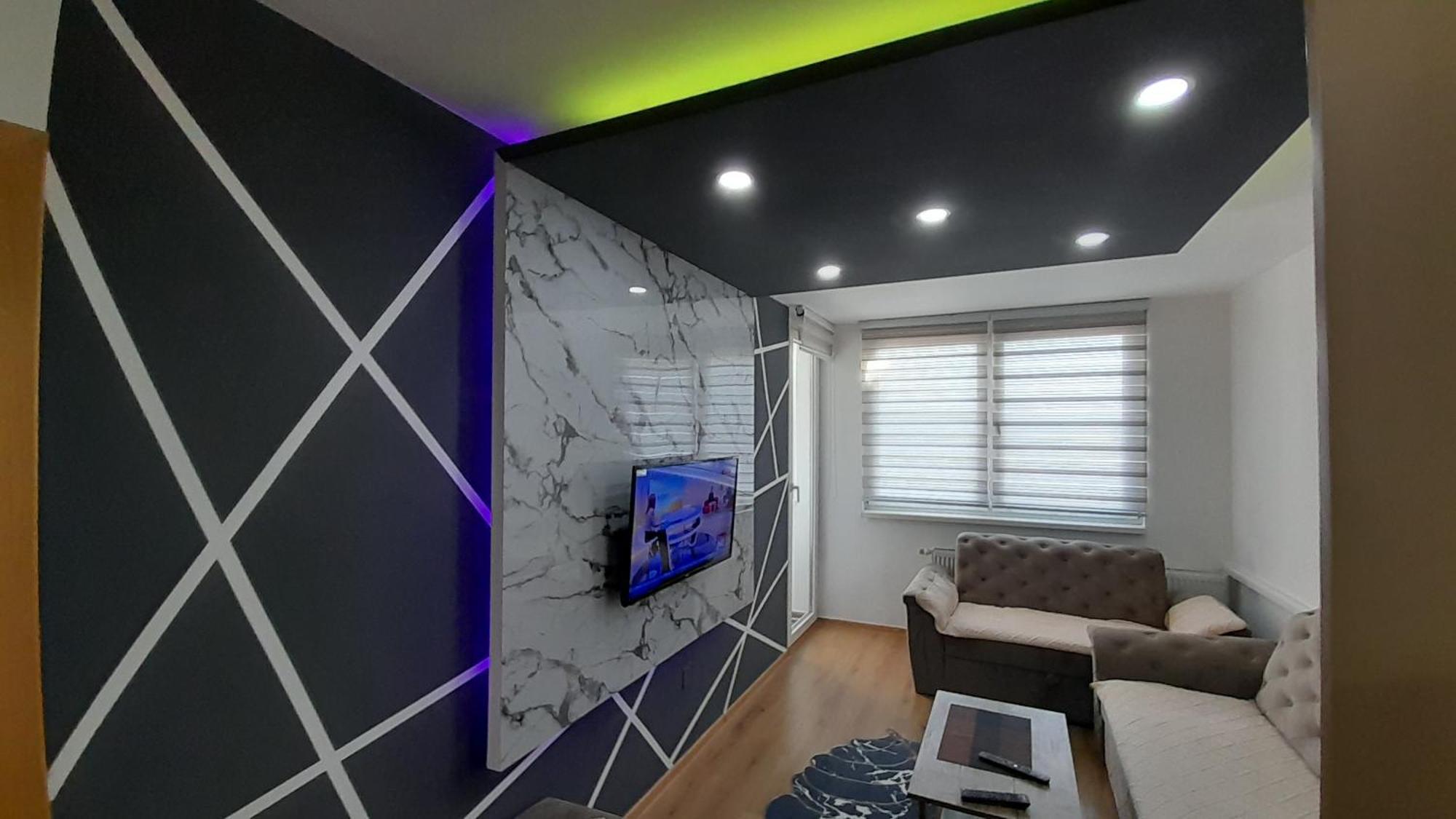 Apartment Golden Neom Apartman, Stup,