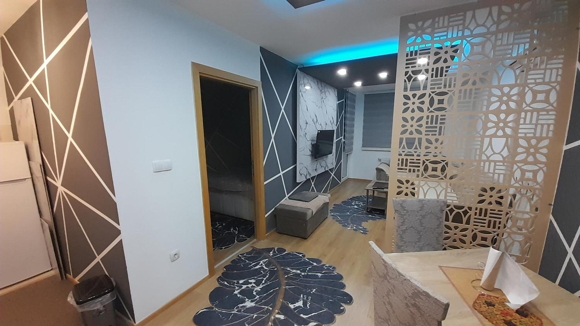 Golden Neom Apartman, Stup,
